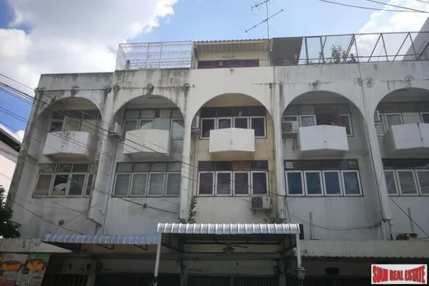 4-bed House for sale in Phra Khanong — 4-bedroom house · Phra Khanong