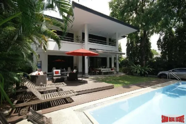 4-bed House for rent in Ekkamai — 4-bedroom house · Ekkamai