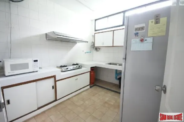 Private House - Spacious 4-Bedroom Home For Rent With Tranquil Atmosphere, Walking Distance to Ekamai BTS Station 3