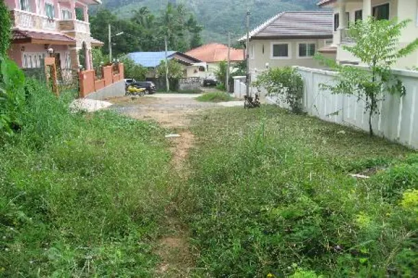 6 Rai of Hillside Land For Sale at Kathu, Phuket 3