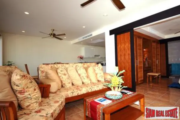 East Coast Ocean Villas - Quiet Spacious Two Bedroom with Million Dollar 270 Degrees Sea View 3