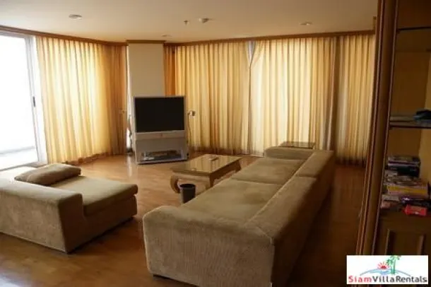 River Heaven Charoen Krung - Luxurious Three Bedroom Condo for Rent in Sathorn 4