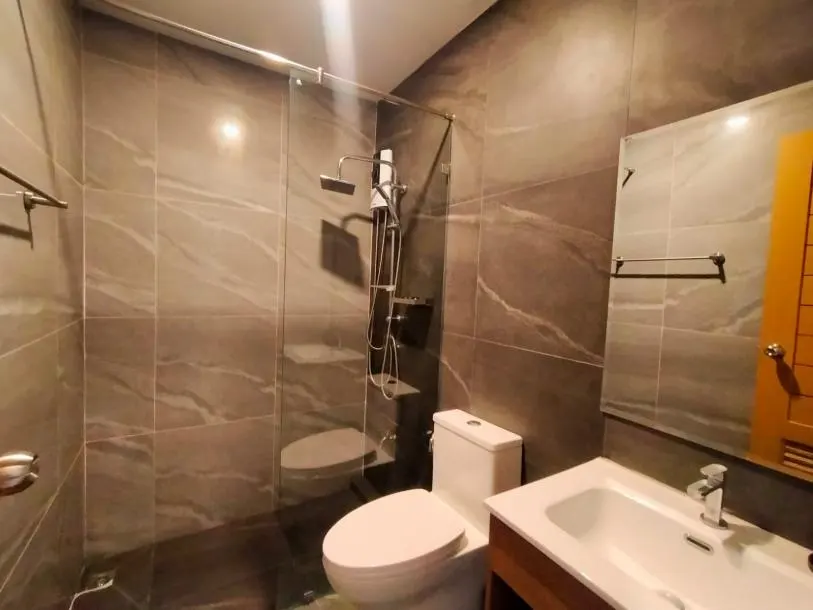 Modern 2-Bedroom Townhome for Rent in Chalong, Phuket - Spacious, Convenient 2