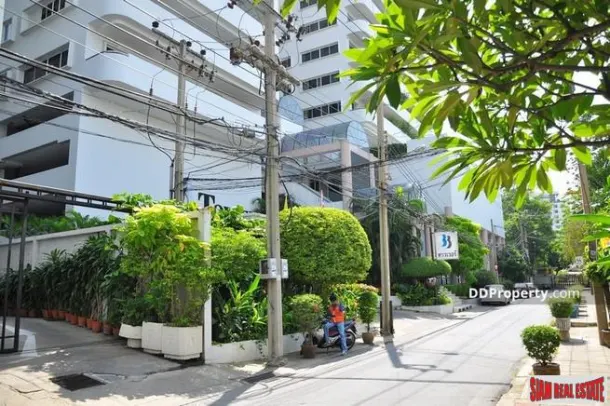 33 Tower Sukhumvit 33 - Spacious Three Bedroom Condo for Rent in the Phrom Phong Area of Bangkok 3