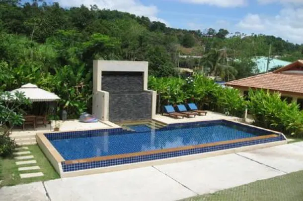 Two Bedroom Villa with a Communal Swimming Pool for Rent nearby Loch Palm 3