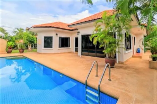 3-bed Villa for sale in South Hua Hin (Soi 88-112) — 3-bedroom villa · South Hua Hin (Soi 88-112)