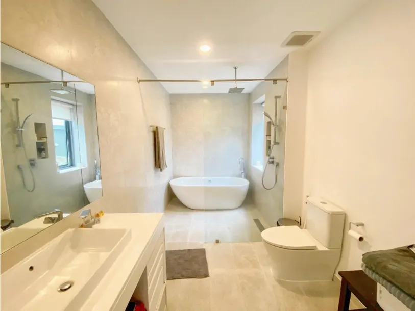 Contemporary 3-Bedroom Saltwater Pool Villa near Yanui Beach 3