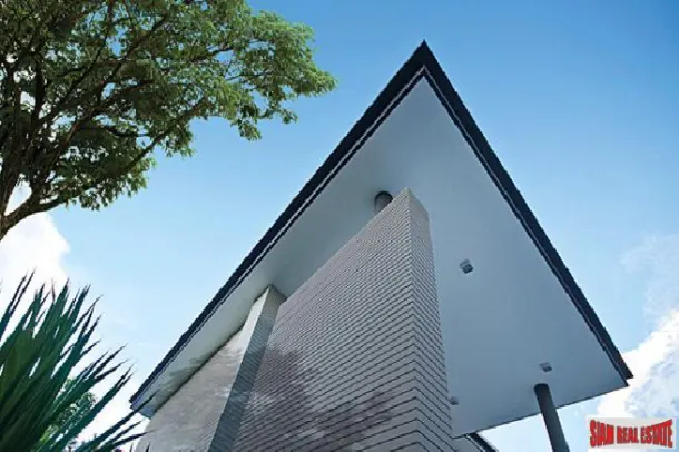 Sivalee Ramkhamhaeng-Wongwaen - 2 Storey 3 Bed House Located next to Clubhouse in Peaceful Estate at Ramkhamhaeng Road Area 4