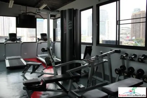 Open and Bright Furnished Two Bedroom for Rent on Sukhumvit 26 3