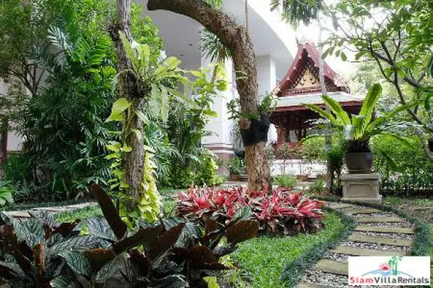 Renovated Largest Four Bedrooms Room Apartment for Rental in Asoke Area of Bangkok 3