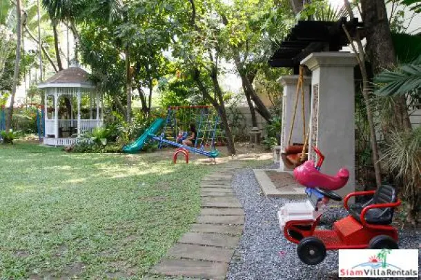 Renovated Largest Four Bedrooms Room Apartment for Rental in Asoke Area of Bangkok 4