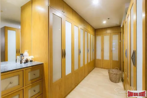 The Regent Royal Place 2 - Extra Large One Bedroom Condo for Rent Close to Lumpini Park and BTS Ratchadamri 3