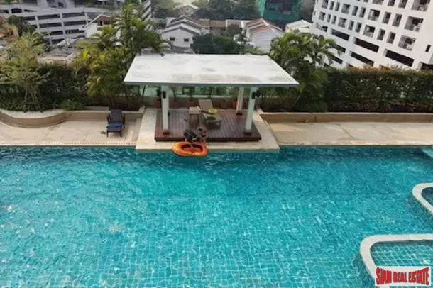 The Oleander - Spacious Two Bedroom + Office Condo for Rent in Nana on Sukhumvit 11 3
