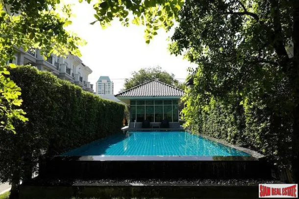 New Modern Three Bedroom Townhouse for Rent with fully furnished in the Heart of Asoke. 4