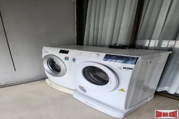 Ideo Sathon-Taksin Condominium - 2 Bedrooms and 2 Bathrooms Condominium for Rent in Krung Thon Buri Area of Bangkok 4