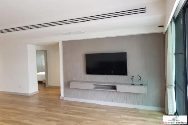 Extra Large Pet friendly l Three Bedroom + Maid quarter for Rent on Sukhumvit 19 2