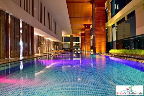 Maneeya Residential - Two Bedroom Condo with City Views and Convenient Location in Lumphini 2