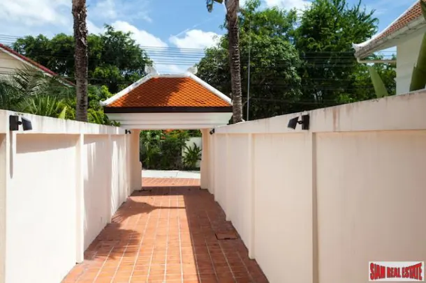 Large Three Bedroom Pool Villa in a Boutique Resort Atmosphere, Na Jomtien 3