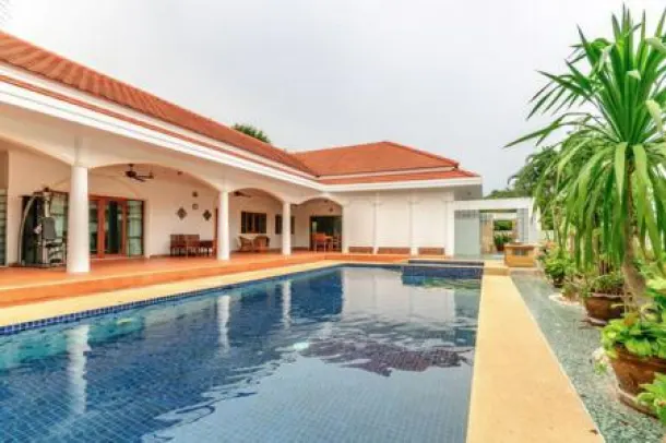 4-bed Villa for sale in South Hua Hin (Soi 88-112) — 4-bedroom villa · South Hua Hin (Soi 88-112)