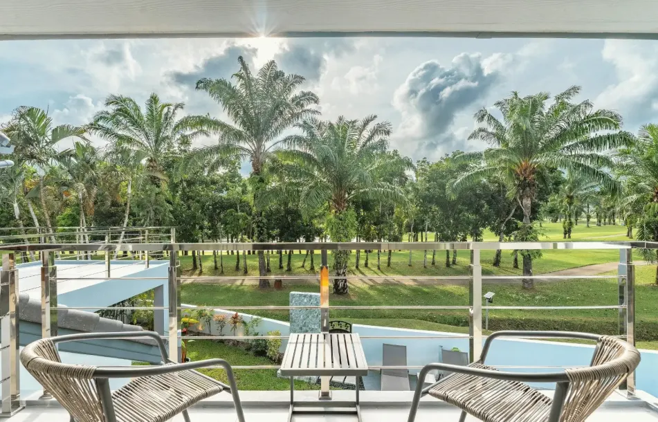Contemporary 5-Bedroom Luxury Villa with Golf Course &amp; Mountain Panoramas 3