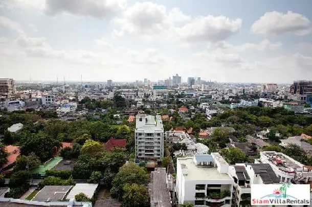 The Met Sathorn - High Quality Two Bedroom Condo Five minutes walk to BTS station. 4