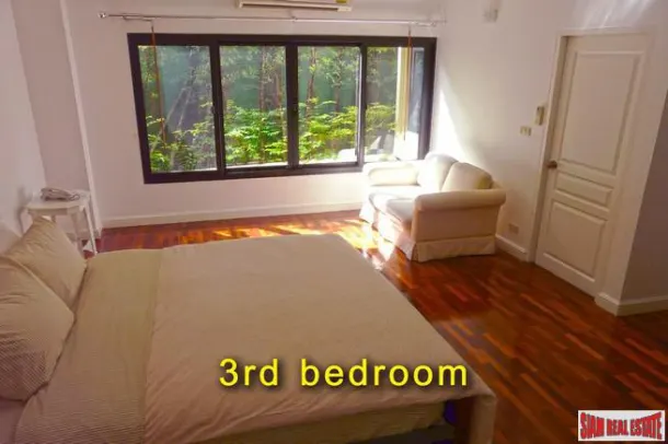 Sathorn Crest - Stunning Three Bedroom Condo just a Short Stroll to Lumpini MRT Station 3