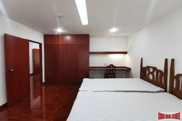 Spacious 3 Bedrooms and 3 Bathrooms Condominium for Rent in Phrom Phong Area of Bangkok 4