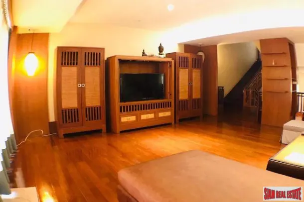 Prompak Place - Spacious Four Storey Three Bedroom House for Sale in the Heart of Thong Lo 4