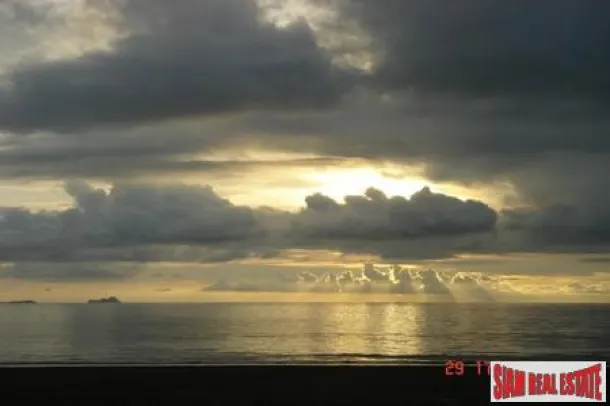 Four Plots of Flat Beachside Land Available on Had Yao 3