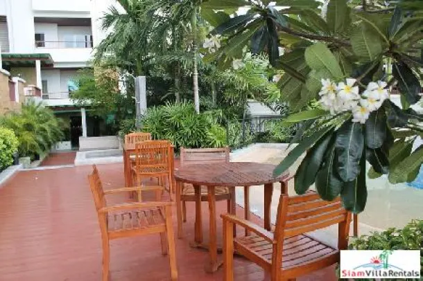 Luxurious Condominium in the Centre of Hua Hins Golfing District. 3