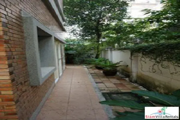 Baan Issara Rama 9 - Beautiful 5 bed House for Rent in Secured Compound Behind Ramkamhaeng Uni. 2