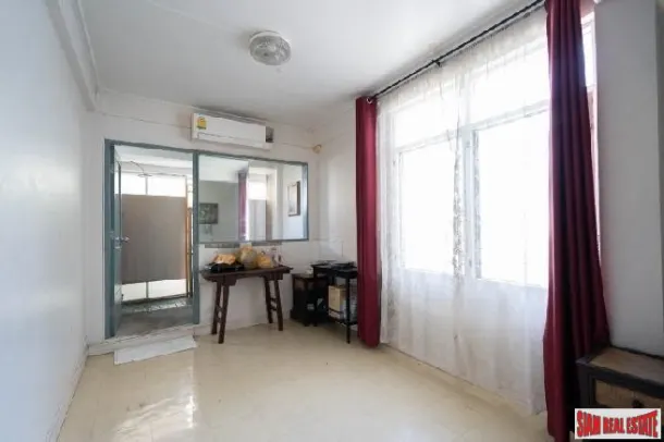 Three Bedroom 300 square meter Private House for Rent at Nana BTS 2