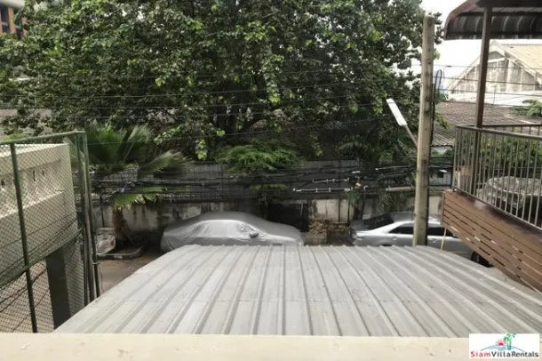Charoen Krung Villa - Three Storey House for Rent in Saphan Taksin 4