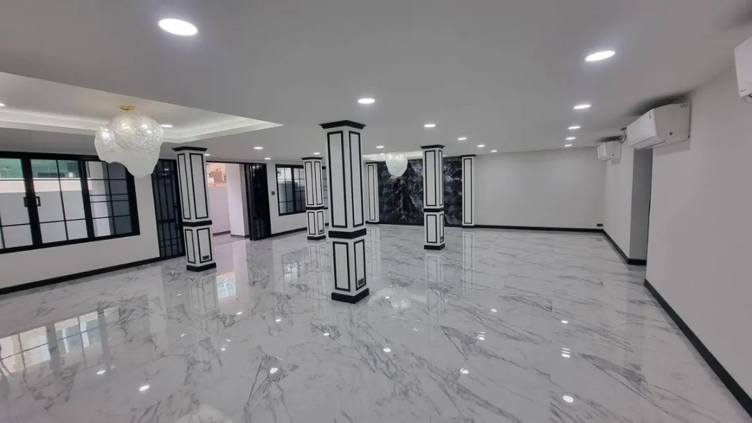 5-bed House for rent in Phrom Phong — 5-bedroom house · Phrom Phong