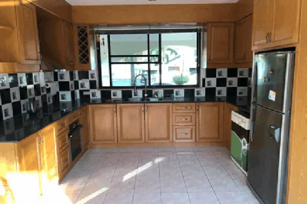 Large 2 storey 4 bedroom house for sale - East Pattaya 2