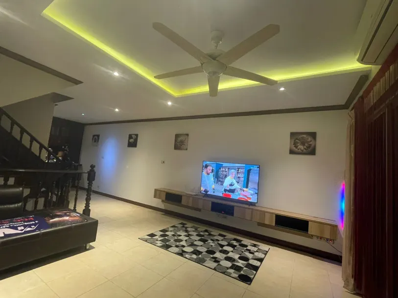 Three Storey Three Bedroom Town House For Rent in Patong 3