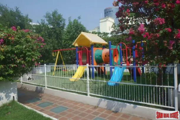 The Natural Place - Extra Large Three Bedroom Family-Style House for Rent in Secure Phrom Phong Compound 4