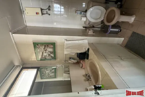 Three Bedrroms with Furnished Condos For Rent in Phorm Phong. 2