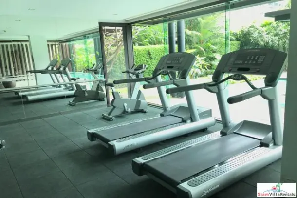 The Grand Villa - Stylish Extra Large Two Bedroom within Walking Distance to BTS Ekkamai 2