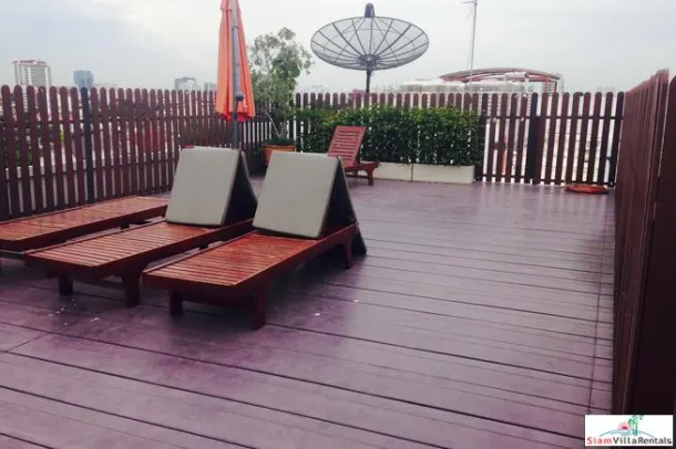 Click Condo - Elegant Three Bedroom Condo with Beautiful Views for Rent at Ekkamai 3