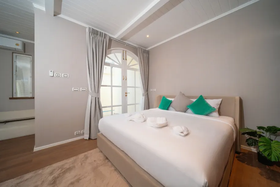 Rawai Beachfront Villa - Luxury 4-Bedroom Private Beachfront Pool Villa For Rent in Rawai Phuket 4