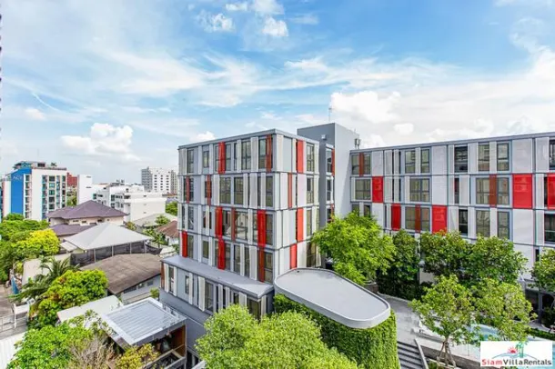 Taka Haus Ekamai 12 - Nicely Decorated and Fully Furnished Two Bedroom Condo for Rent 2