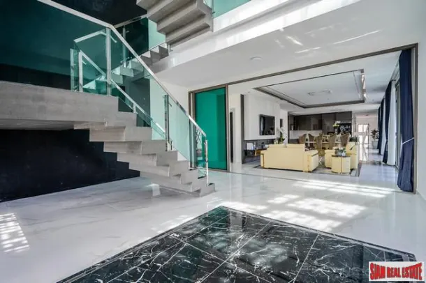 New Project of Stunning and Ultra Modern Luxury 6 Bed Pool Villas at Pattaya City 3