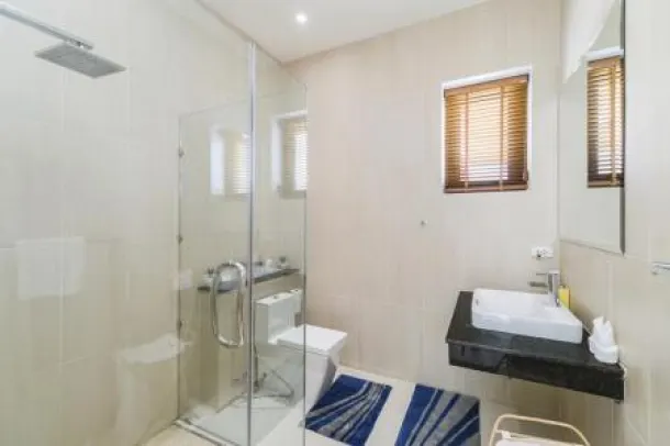 LUXURY KOH SAMUI VILLA FOR SALE CLOSE TO THE BEACH 4