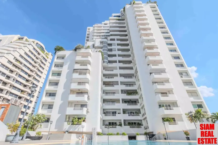 3-bed Apartment for rent in Phrom Phong — 3-bedroom apartment · Phrom Phong