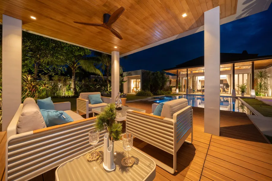 Botanica Bangtao - Luxury Villa with 4 bedrooms and 1 office room, 15 mins walk to Bang Tao Beach 2