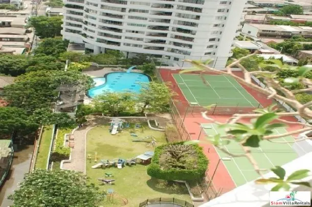 4-bed Villa for rent in Saphan Tak Sin — 4-bedroom villa · Saphan Tak Sin