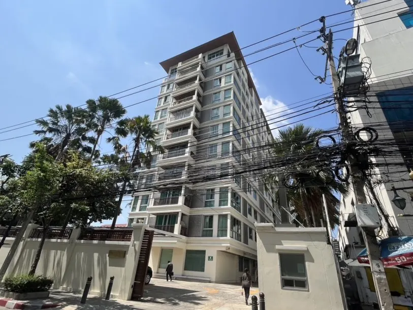 4-bed Penthouse for rent in Silom — 4-bedroom penthouse · Silom