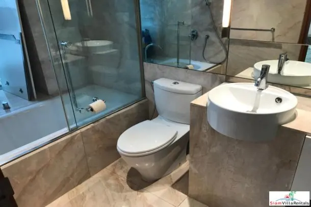 The Met l Bright Contemporary Two Bedroom Condo with City Views in Chong Nonsi 3