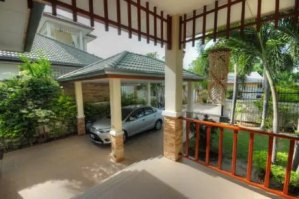 NATURAL HILL 1 : Lovely 3 Bed Pool Villa 4